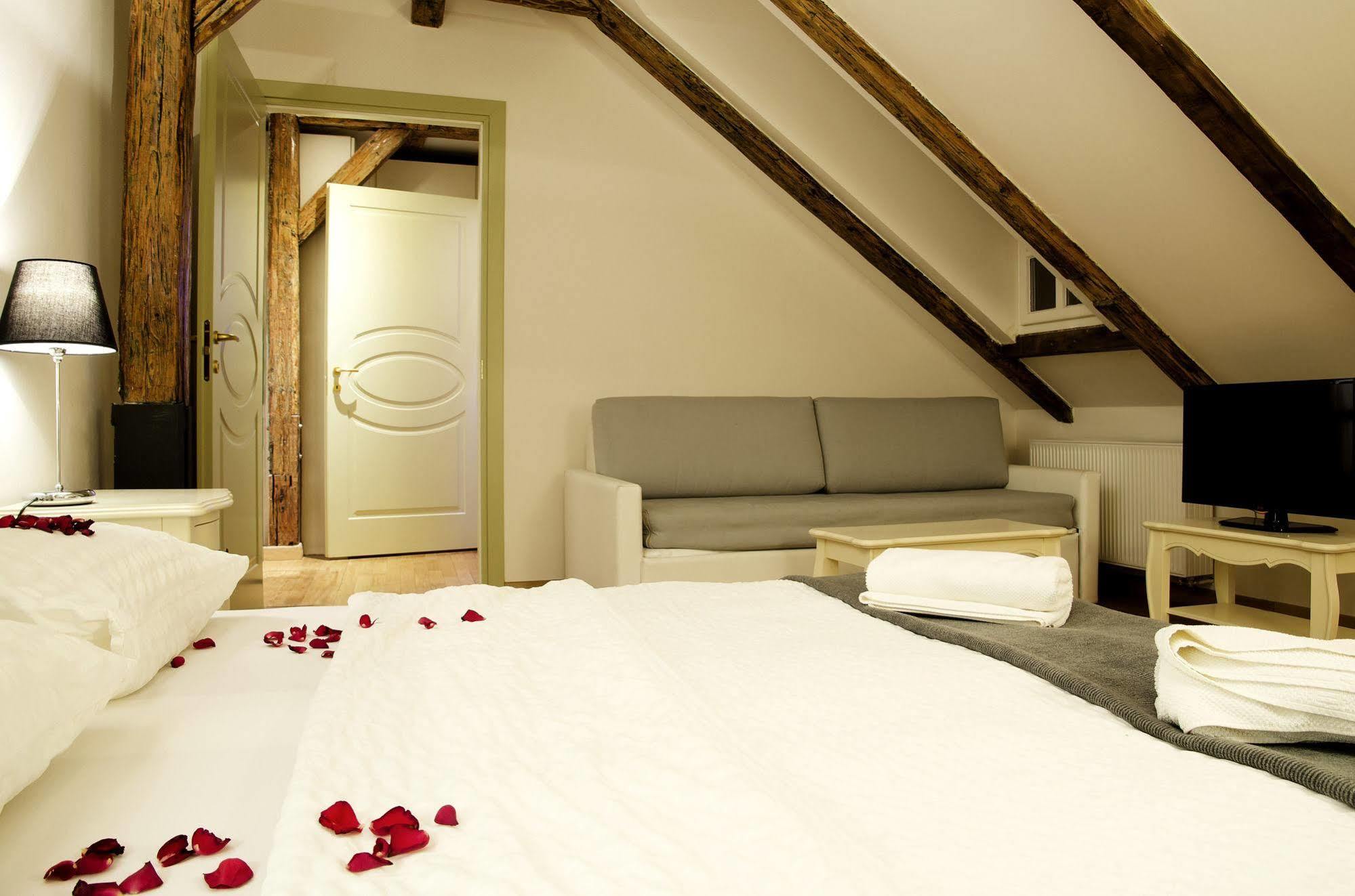 Dolce Vita Suites Boutique Praga Exterior foto
