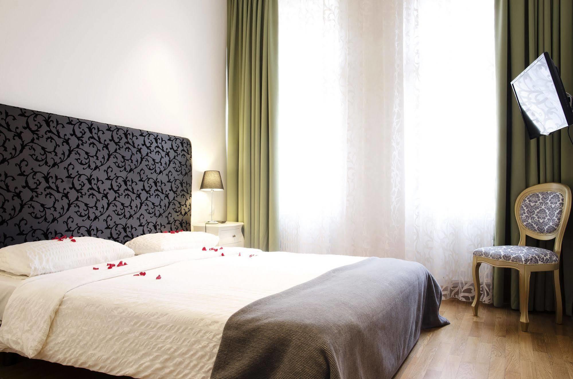 Dolce Vita Suites Boutique Praga Exterior foto